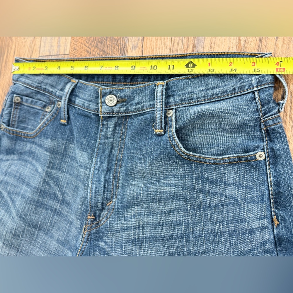 Levi's Style 569 Blue Denim Straight Fit Jeans, Men's Size 30x30, Medium Wash - Picture 4 of 12